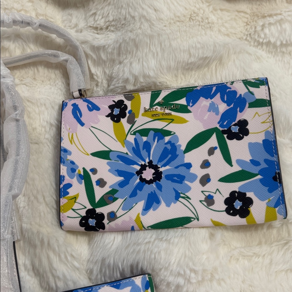 Kate Spade Large Tote Set in Festival Floral Includes Wristlet and Pouch NWT - Picture 3 of 12